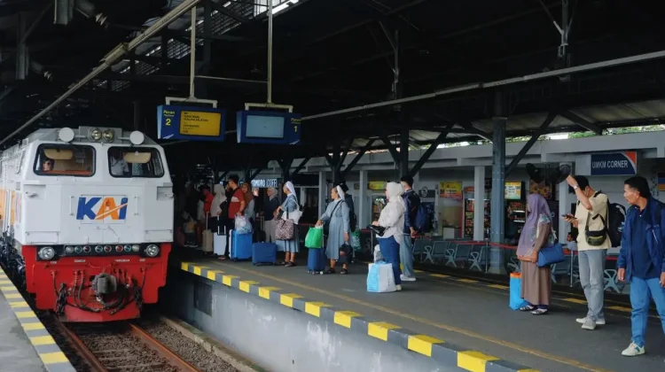 Puluhan Ribu Penumpang Tiba di Daop 6 jelang Long Weekend